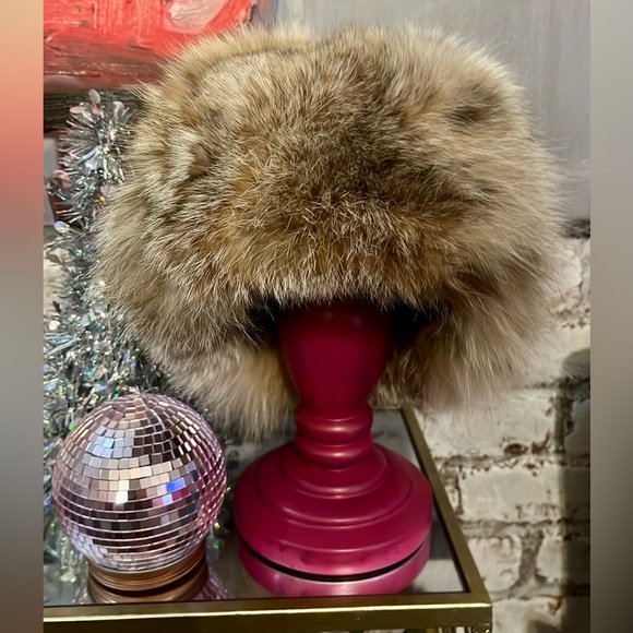 HARRODS - Real Fur Hat - Picture 3 of 13